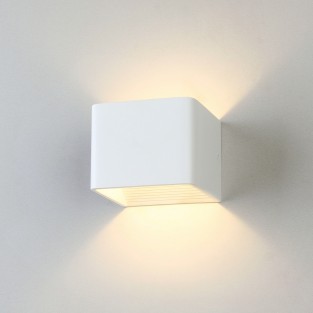 Настенный светильник MRL LED 1060 белый