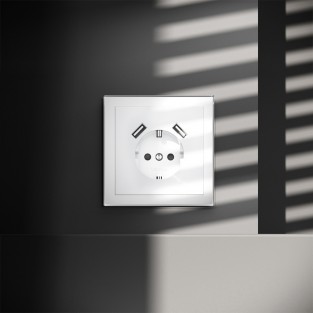Розетка встраиваемая VOLTUM S70 с заземлением и защитными шторками, 16А, с USB, A+A, (белый глянцевый)